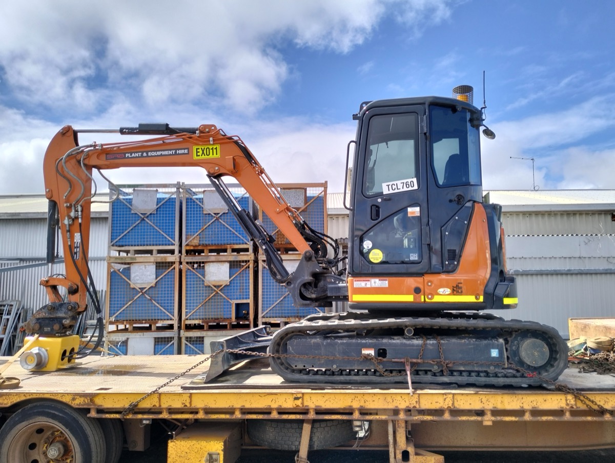 Hitachi ZX55U-5A 5.5T Excavator. Additional photo